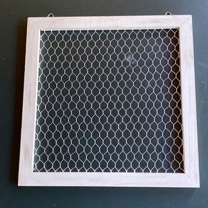 Framed Earring, Jewelry or Clip-On Picture Hanger